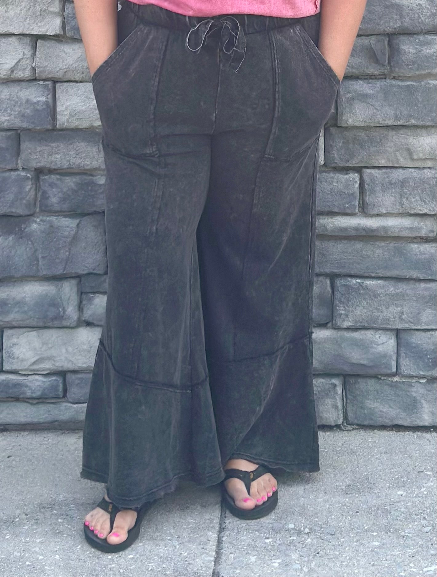 Exposed Seam Pant