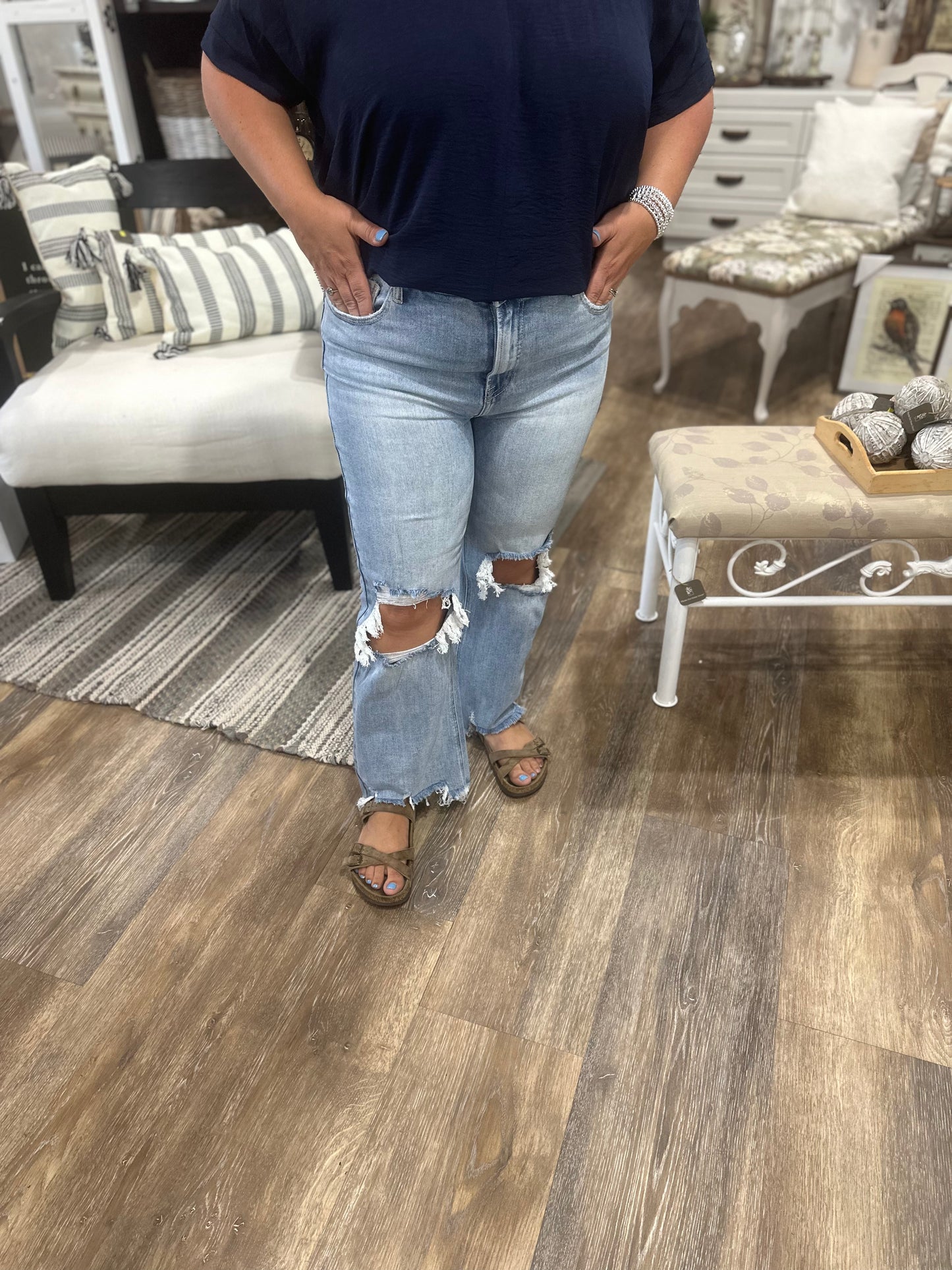 Cropped Distressed Light-wash Jeans