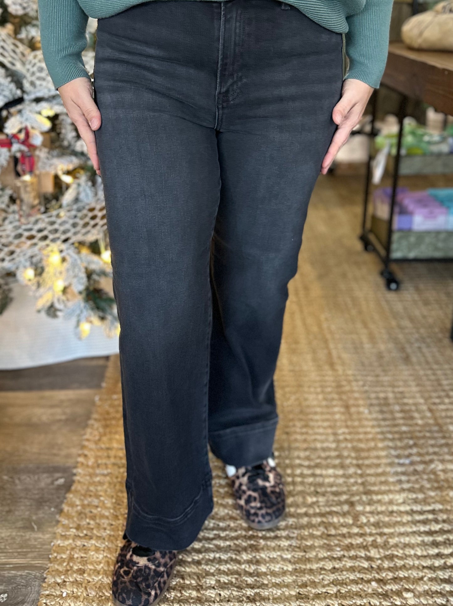 Cropped Washed Black Jeans